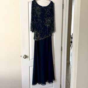 J Kara Plus Size Womens Scoop Neck Line with 3/4 Sleeve Beaded Top Long Dress